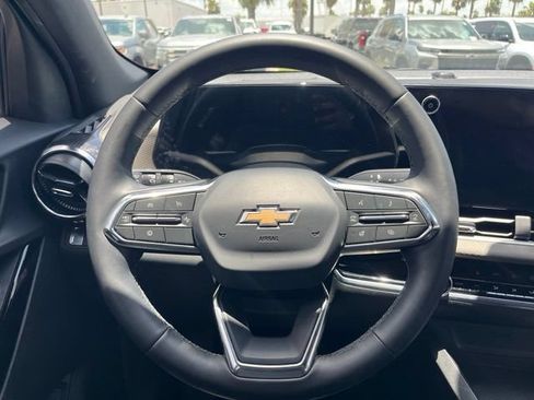 Used 2026 Chevrolet Equinox LT w/ Convenience Package II FWD image 17