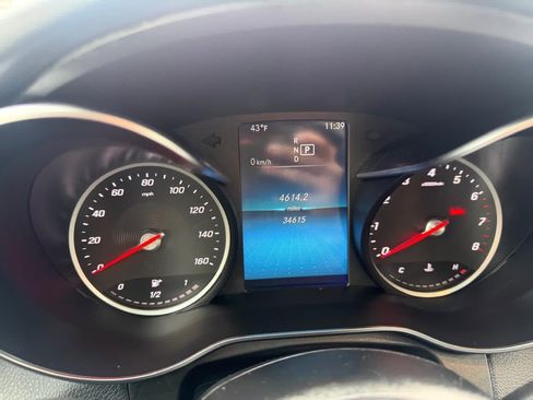 Used 2022 Mercedes-Benz GLC 300 4MATIC image 24