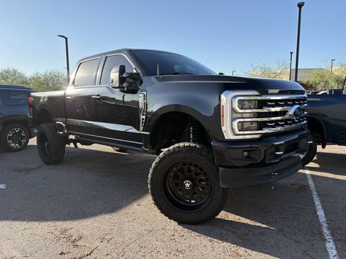 Used 2024 Ford F250 Platinum AWD/4WD image 3