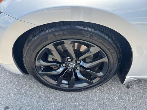 Used 2016 Nissan 370Z Roadster RWD image 7