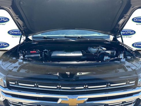 Used 2023 Chevrolet Suburban Premier image 31