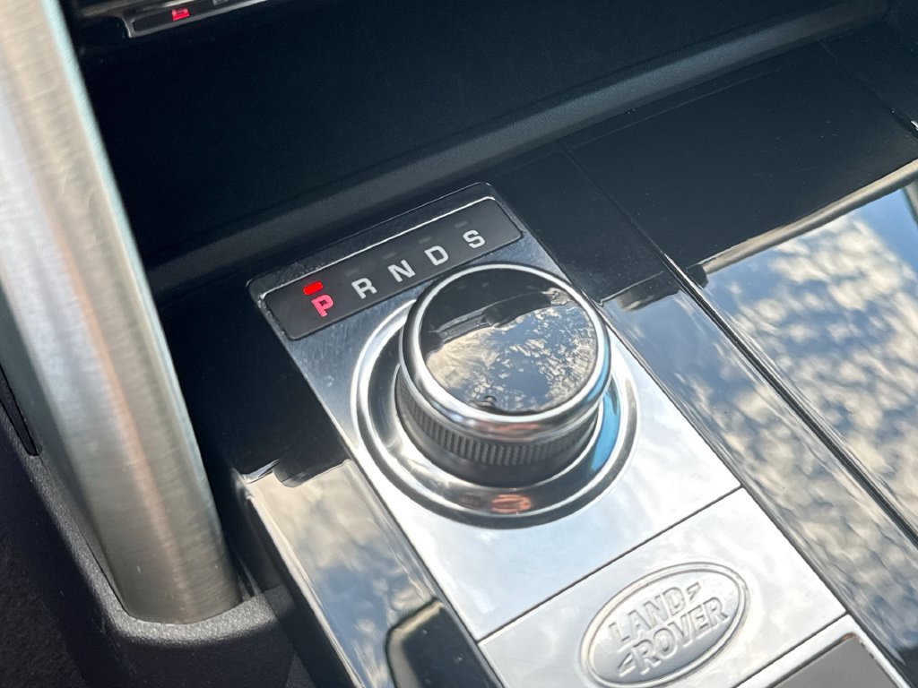 Used 2019 Land Rover Discovery HSE AWD/4WD image 16