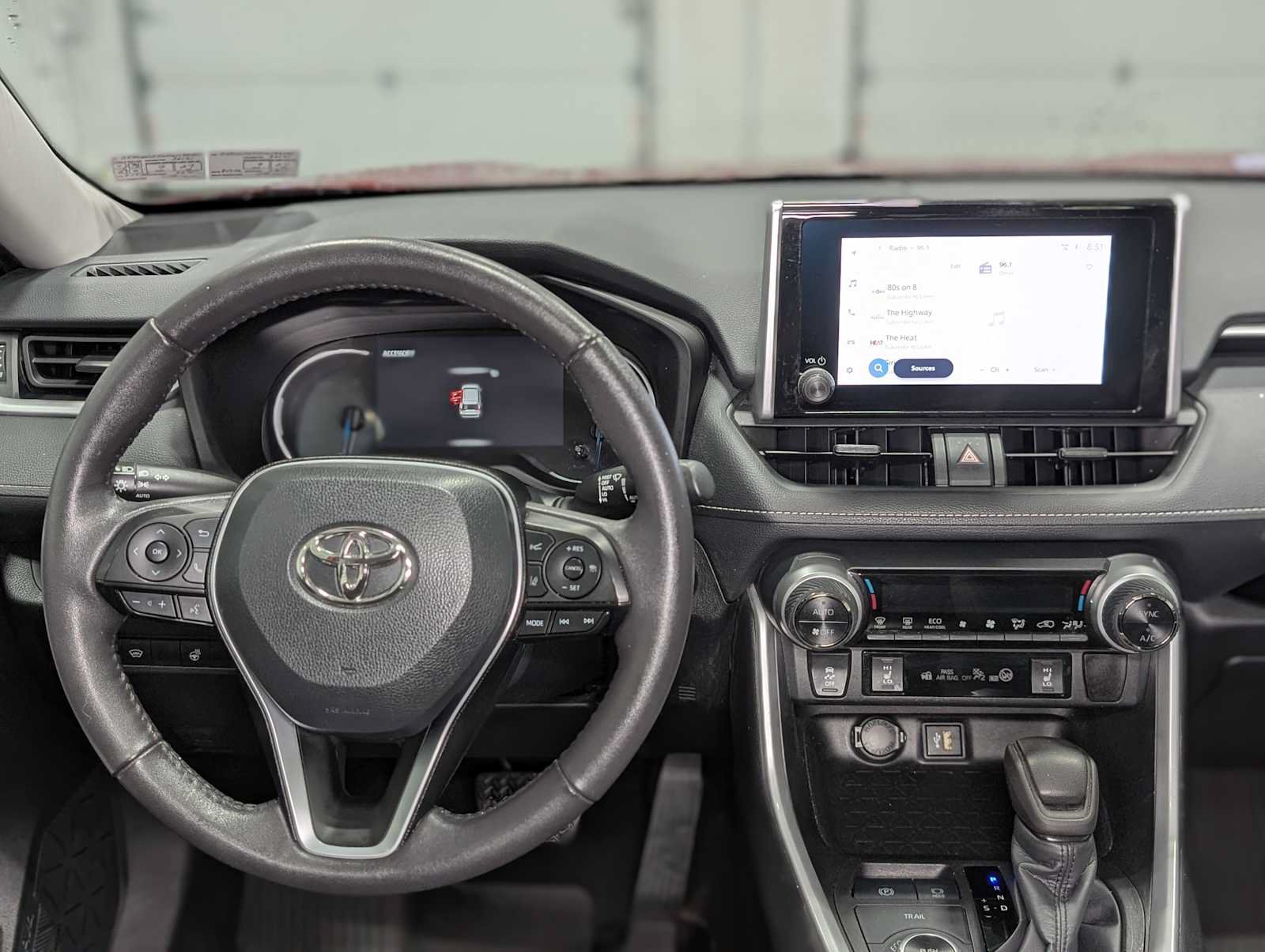 Used 2024 Toyota RAV4 XLE w/ Convenience Package AWD/4WD image 5