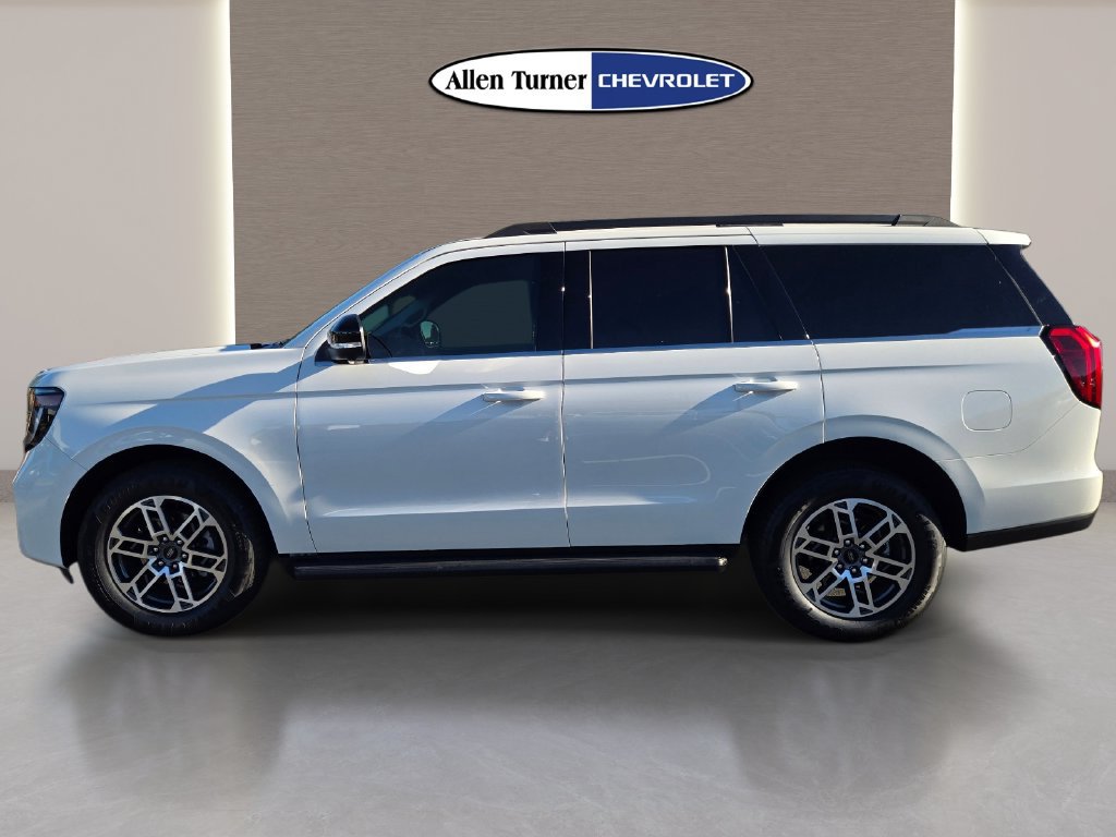 Used 2026 Ford Expedition Active RWD image 10