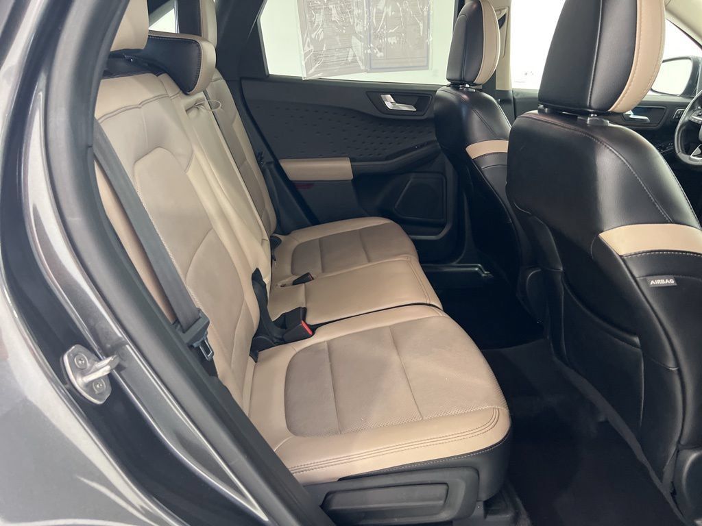 Used 2020 Ford Escape Titanium AWD/4WD image 25