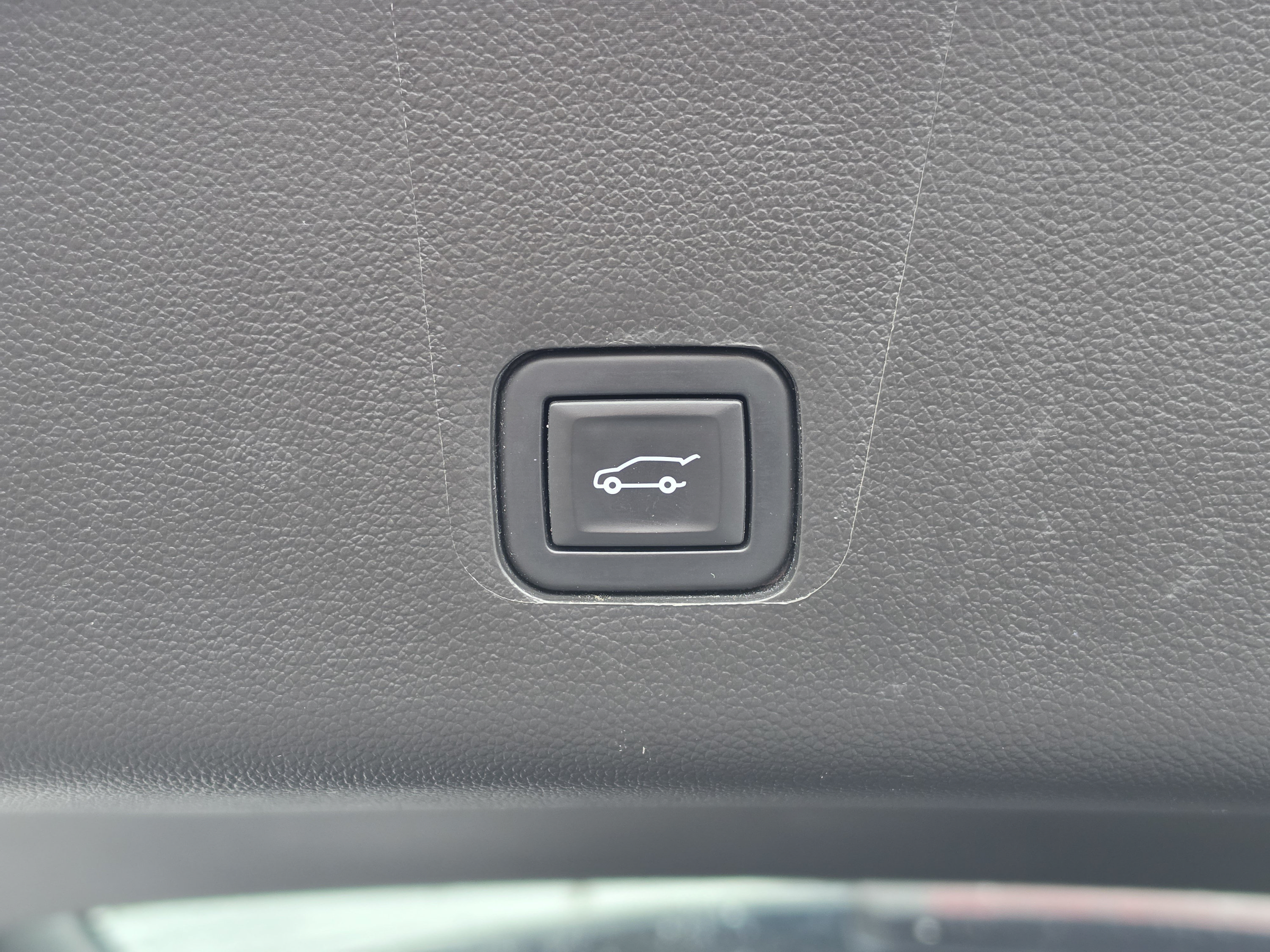 Used 2020 Chevrolet Traverse RS w/ LPO, Floor Liner Package FWD image 16