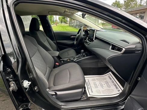 Used 2020 Toyota Corolla LE FWD image 32