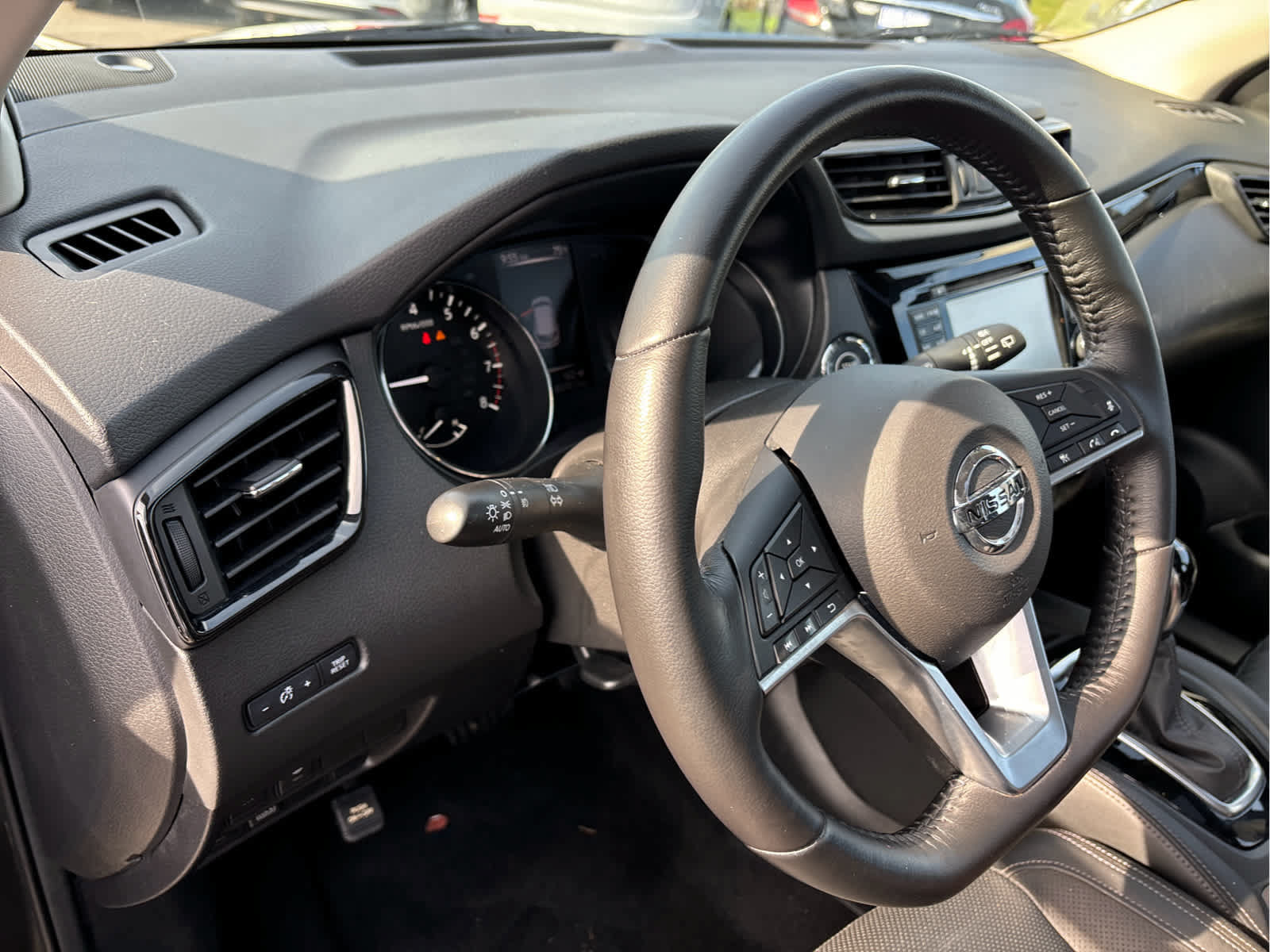 Used 2017 Nissan Rogue Sport SL w/ SL Premium Package AWD/4WD image 9