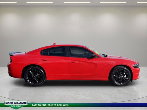 Used 2022 Dodge Charger SXT w/ Blacktop Package image 2
