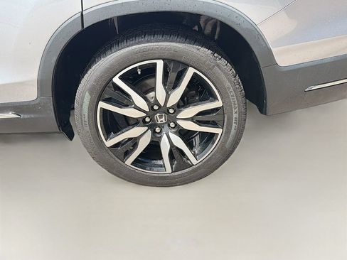 Used 2019 Honda Pilot Touring image 36
