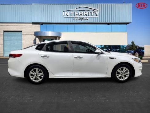 Used 2018 Kia Optima LX w/ Convenience Package image 2