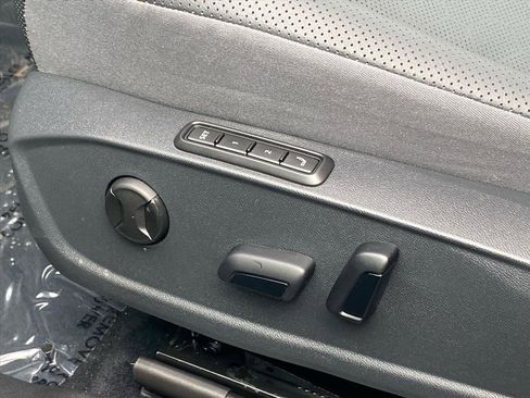 Certified 2024 Volkswagen ID.4 Pro S image 12