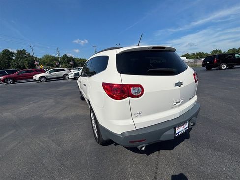 Used 2011 Chevrolet Traverse LTZ FWD image 4