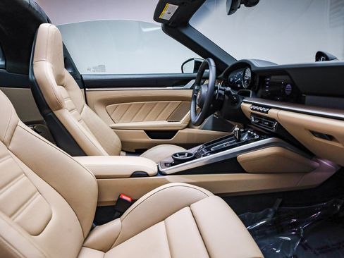 Used 2024 Porsche 911 Targa 4S image 18