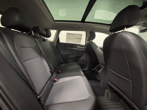 New 2025 Volkswagen Taos SE image 15