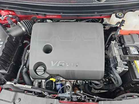 Used 2023 Chevrolet Traverse RS image 34