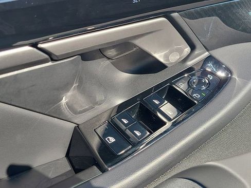 Used 2026 BMW 530i RWD image 17