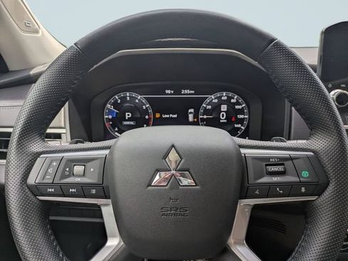 Used 2024 Mitsubishi Outlander SE FWD image 29
