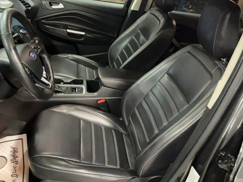 Used 2019 Ford Escape SEL image 5