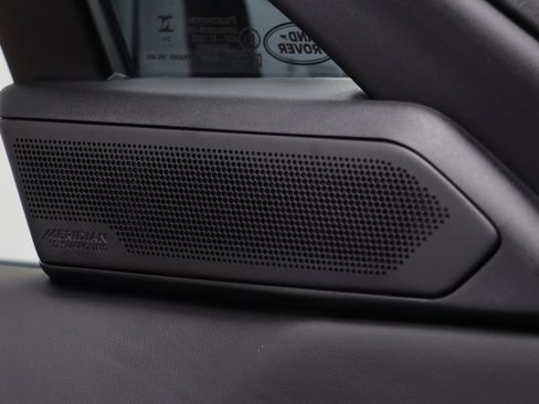 Used 2025 Land Rover Range Rover Sport SE image 7