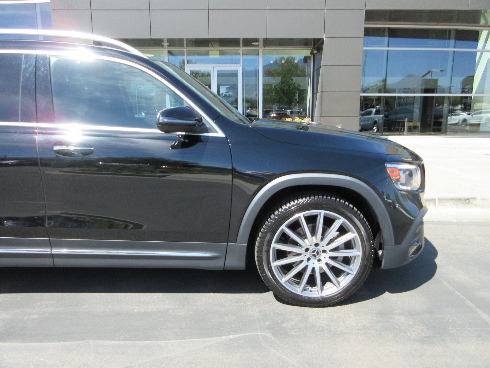 Used 2022 Mercedes-Benz GLB 250 4MATIC image 13