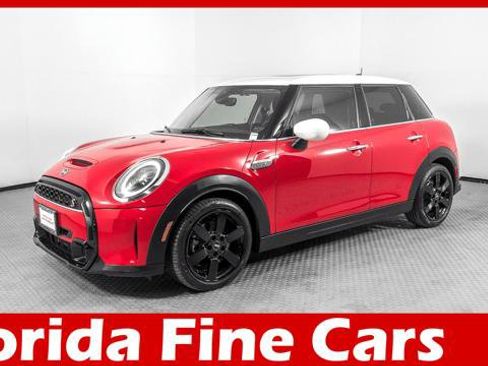 Used 2022 MINI Cooper S image 1