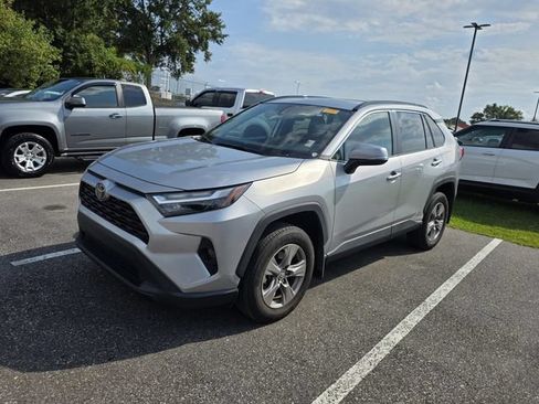 Used 2024 Toyota RAV4 XLE w/ Convenience Package FWD image 14