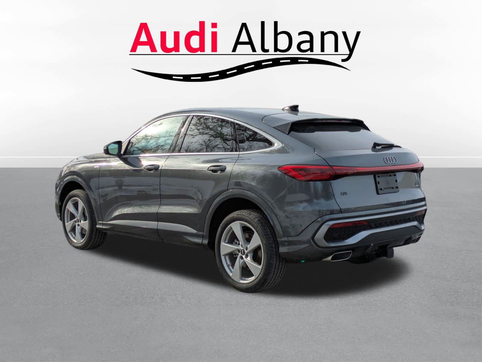 New 2025 Audi Q5 Premium Plus w/ Premium Plus AWD/4WD image 4
