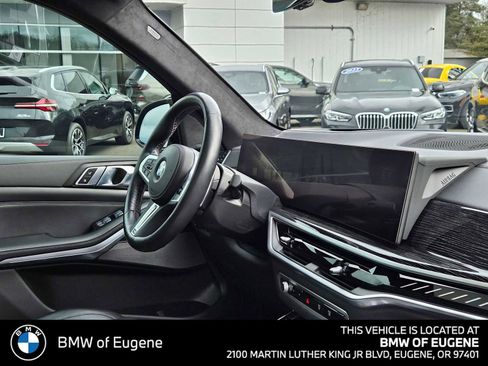 Used 2023 BMW X7 M60i w/ Climate Comfort Package AWD/4WD image 24