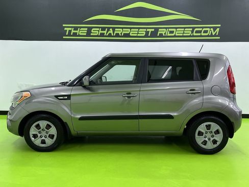 Used 2013 Kia Soul FWD image 6