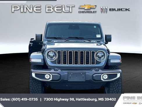 Used 2026 Jeep Wrangler Unlimited Sahara AWD/4WD image 3