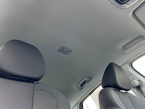 Used 2024 Hyundai Elantra SEL image 17