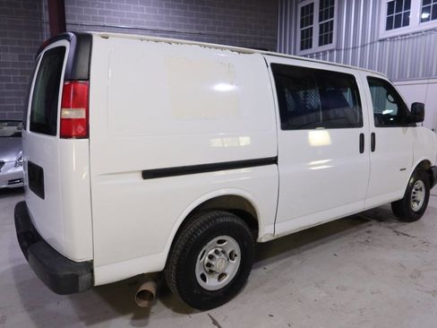 Used 2009 Chevrolet Express 2500 image 5