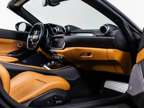 Certified 2019 Ferrari Portofino image 49