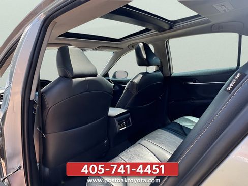 Used 2019 Toyota Camry XSE FWD image 21