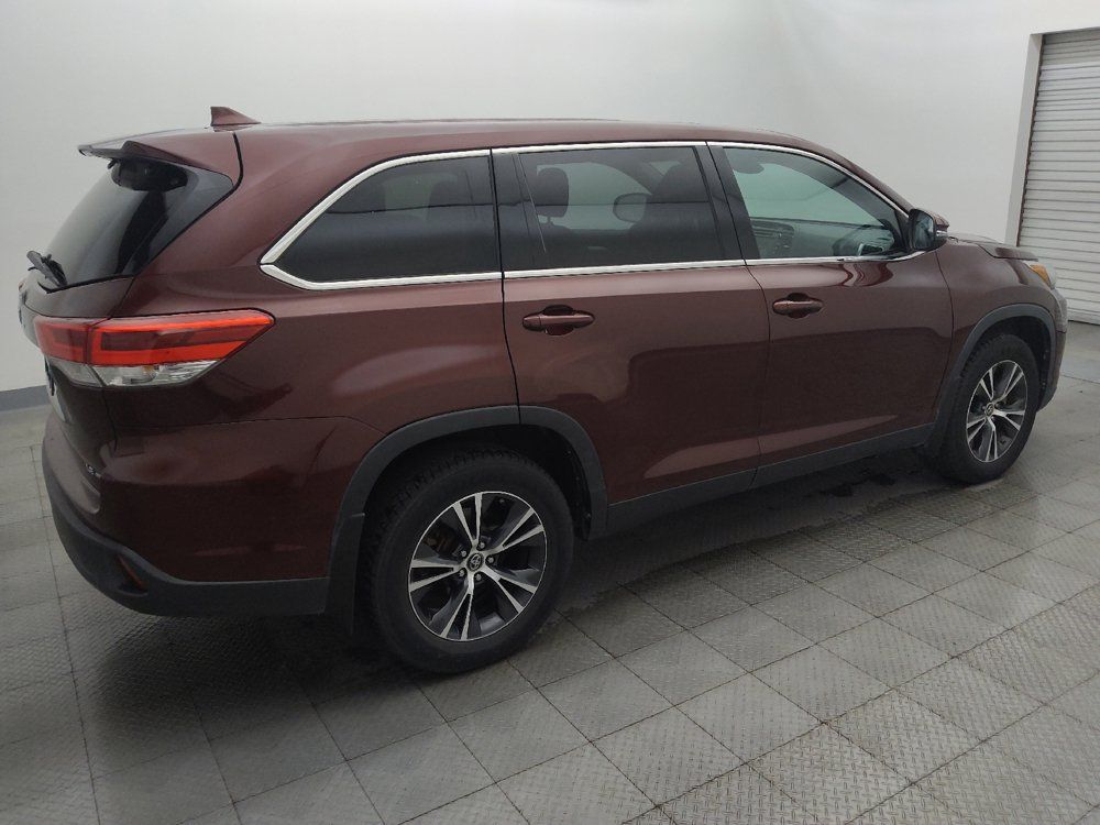 Used 2019 Toyota Highlander Plus AWD/4WD image 10