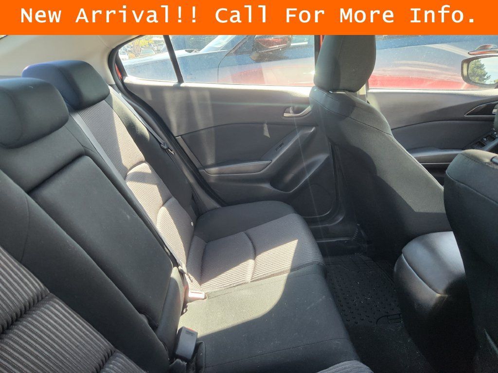 Used 2016 MAZDA MAZDA3 i Touring w/ Popular Equipment Package FWD image 10