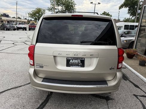 Used 2014 Dodge Grand Caravan SXT FWD image 8