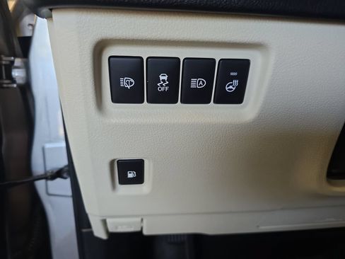 Used 2023 Lexus GX 460 Premium w/ Accessory Package AWD/4WD image 30