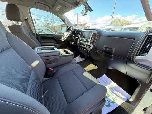 Used 2017 GMC Sierra 1500 SLE w/ SLE Value Package AWD/4WD image 10