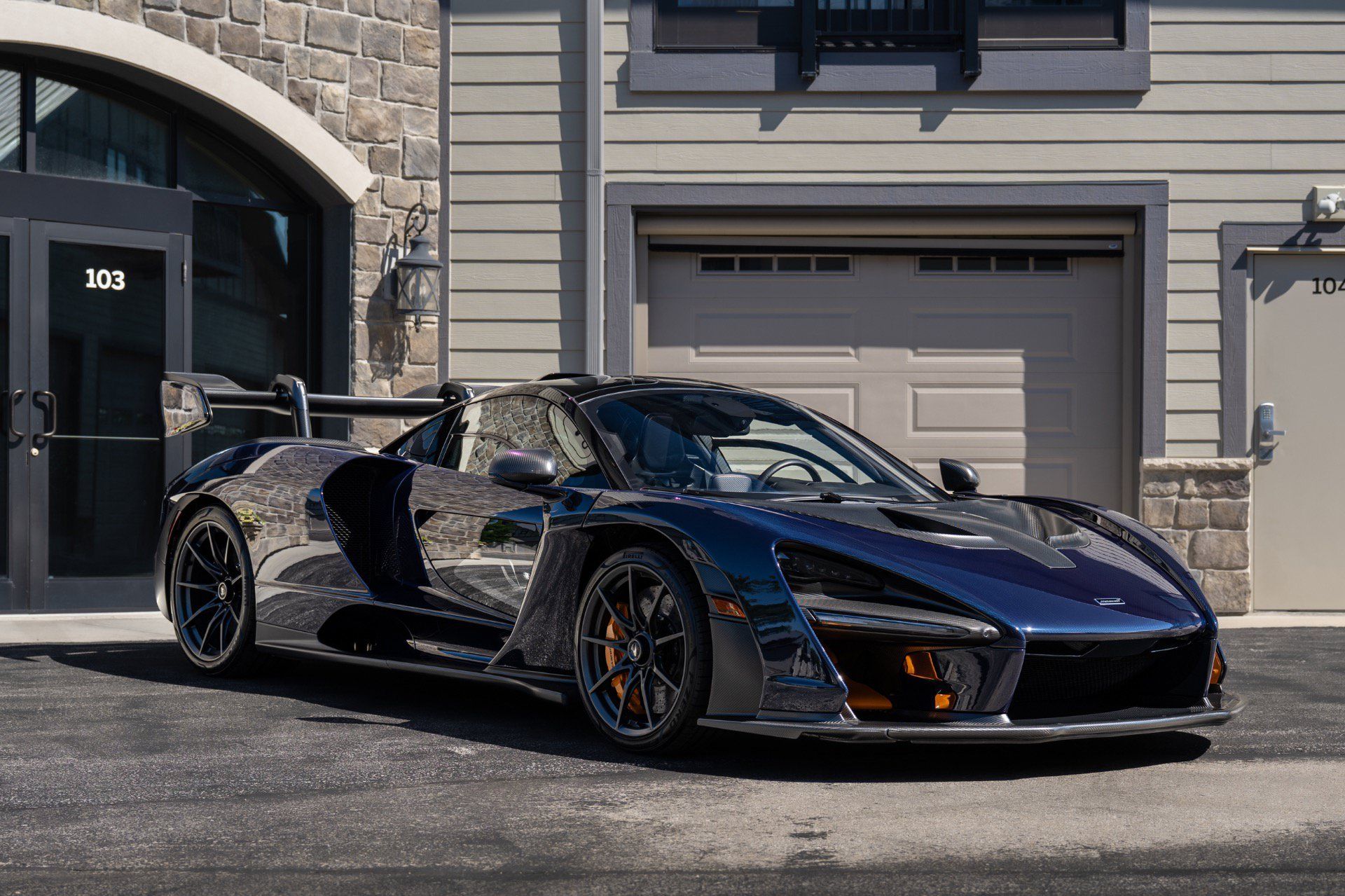 Used 2019 McLaren Senna RWD image 38