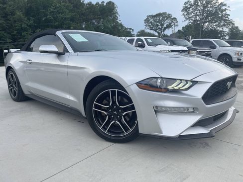 Used 2018 Ford Mustang Premium RWD image 3