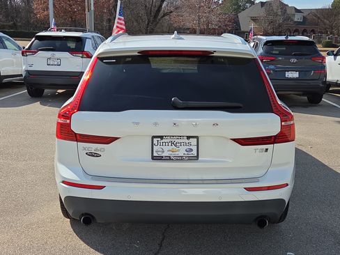 Used 2018 Volvo XC60 T5 Momentum w/ Convenience Package image 4