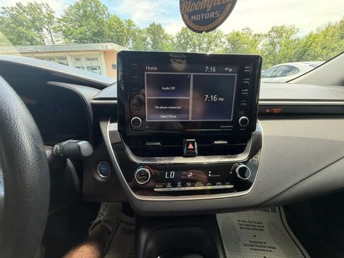 Used 2022 Toyota Corolla LE w/ Carpet Mat Package (TMS) FWD image 24