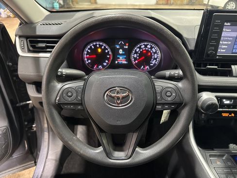 Used 2020 Toyota RAV4 LE image 19