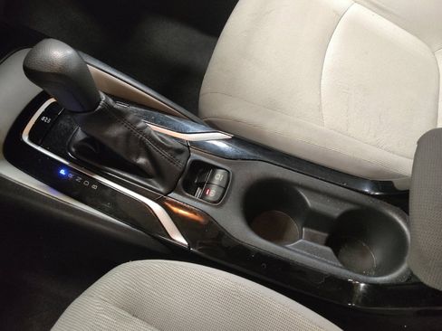 Used 2020 Toyota Corolla LE image 26