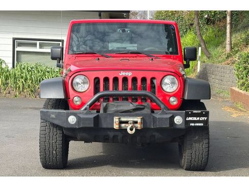 Used 2014 Jeep Wrangler Unlimited Rubicon w/ Connectivity Group AWD/4WD image 11