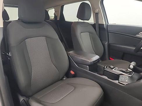 Used 2025 Kia Sportage LX AWD/4WD image 16