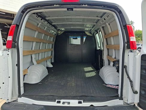 Used 2025 Chevrolet Express 2500 w/ Driver Convenience Package RWD image 28