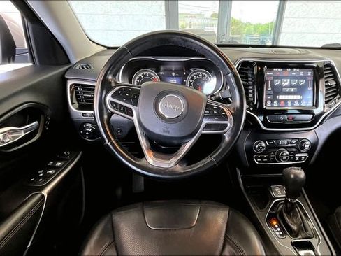 Used 2020 Jeep Cherokee Limited FWD image 8